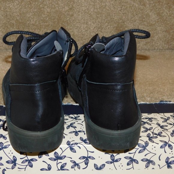 NIB $220 THINK! Black Leather / Suede Espresso Ankle Boots EU 35 U.S. 5 … - Picture 4 of 6